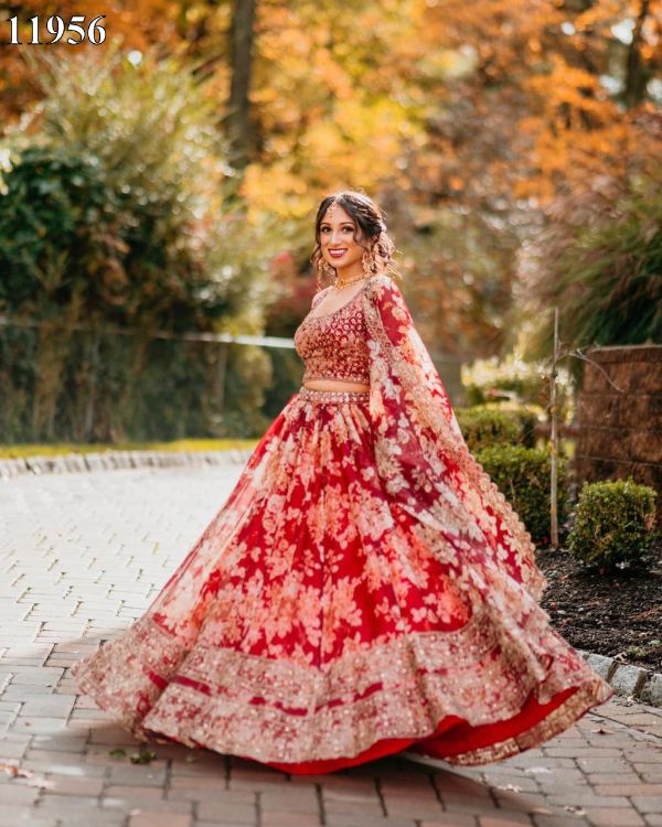 WEDDING BRIDAL WEAR DESIGNER LEHENGA CHOLI AT BEST RATE