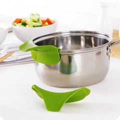 Anti-spill Slip on Pour Soup Spout Funnel Pot Pan