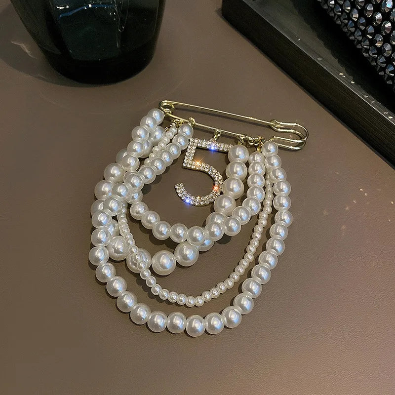 Luxury Fashion Pearl Number 5 Brooches for Women's