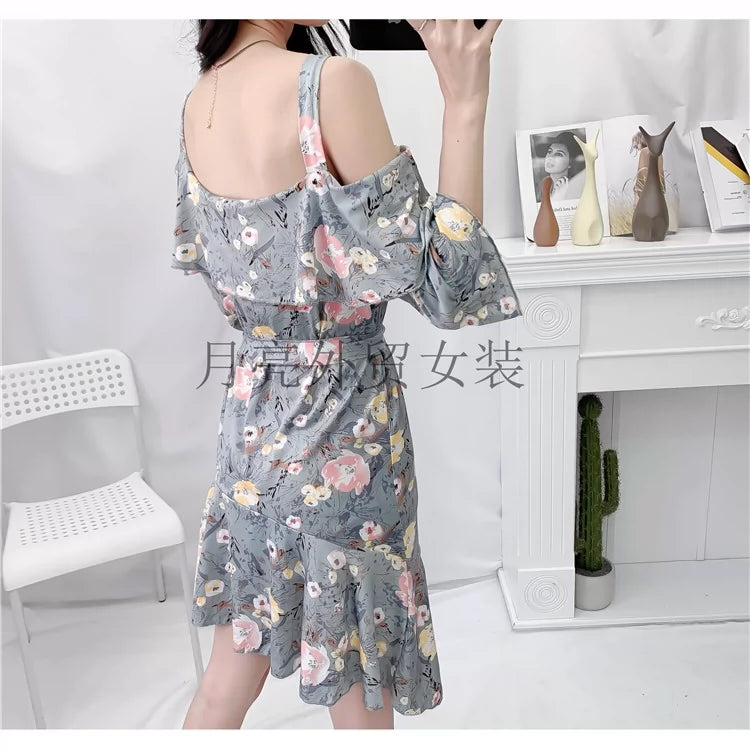 Retro off-Shoulder Slim Looking Sleeve Slip Dress