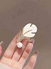 Fashion Crystal Shell Feather Brooch Pins For Women Luxury White Pearl Clothing Accessories