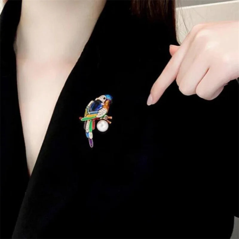 Fashion Animal Rhinestone Pearl Parrot Brooches Pins For Women Clothing Accessories