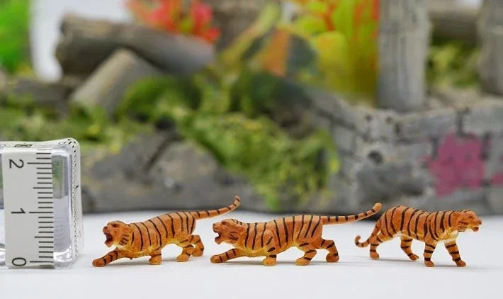 HO1:87 Animal Model Pigeon, Seagull, Wild Boar，Zebra, Seal，Tiger Lion Peacock Sea Lion Dolphin Wolf Pack Camel Animal Decor