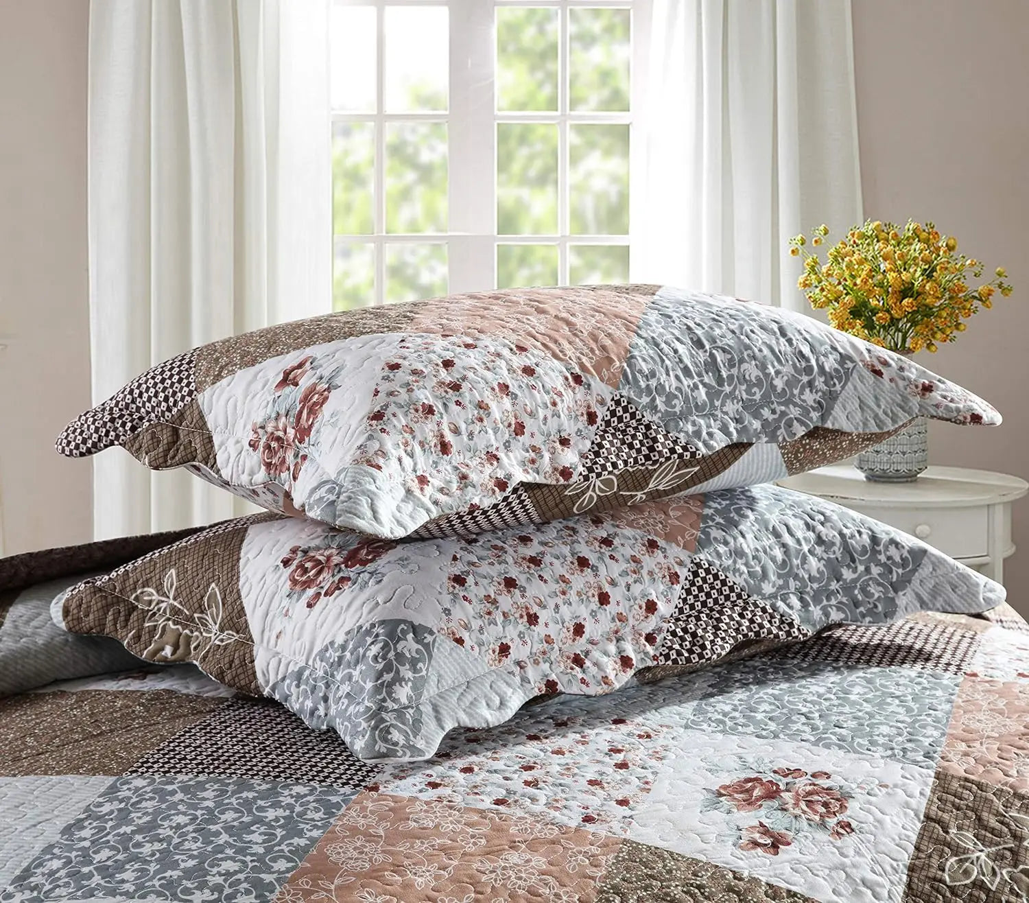 3-piece microfiber lightweight quilt bedding set with 2 pillowcases,