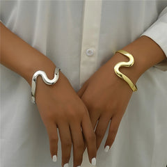 Geometric Simple Smooth Metal Design Snake Open Bracelet for Women