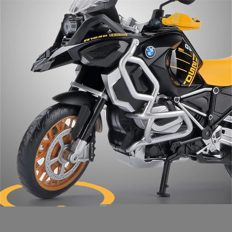 Motorcycle Model Diecast Metal Toy Street Sports Motorcycle Model