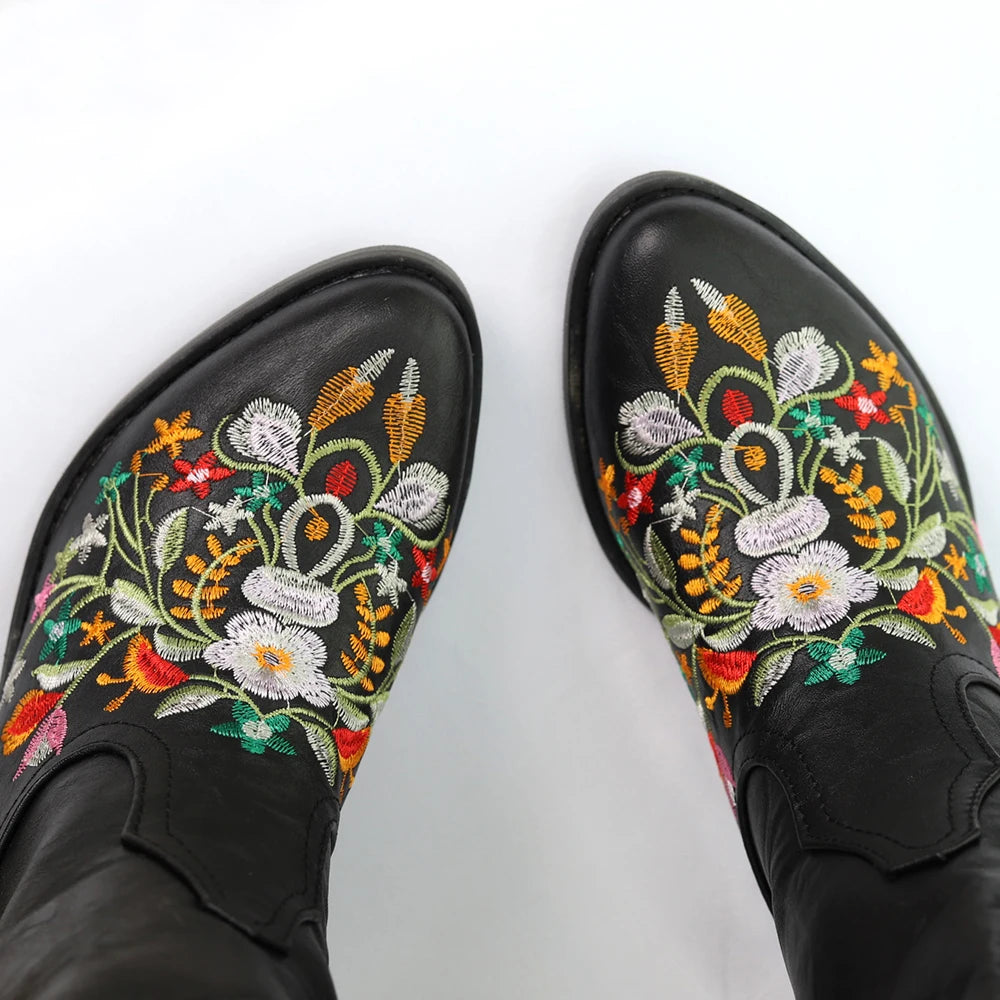 New Vintage Shaped Flowers Embroidery Bootes