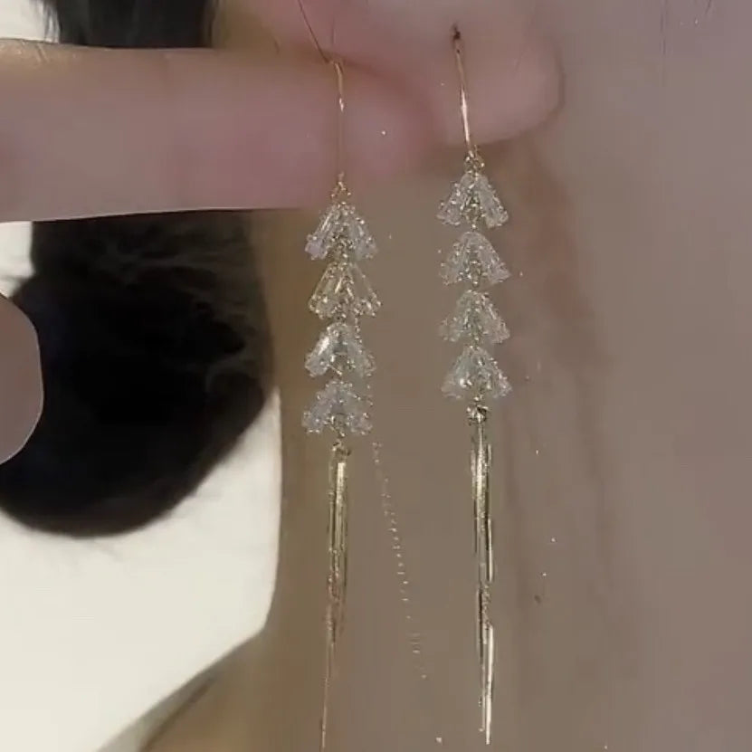 Wheat tassel earrings, light luxury, simple and long leaf zircon earrings