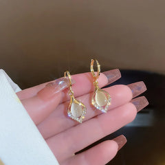 Luxury High-end Temperament Trendy Fashion Ladies Cat's Eye Stone Angel Eye Earrings