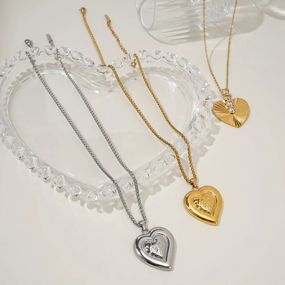 Fashionable Heart-Shaped Diamond Jewellery Necklace