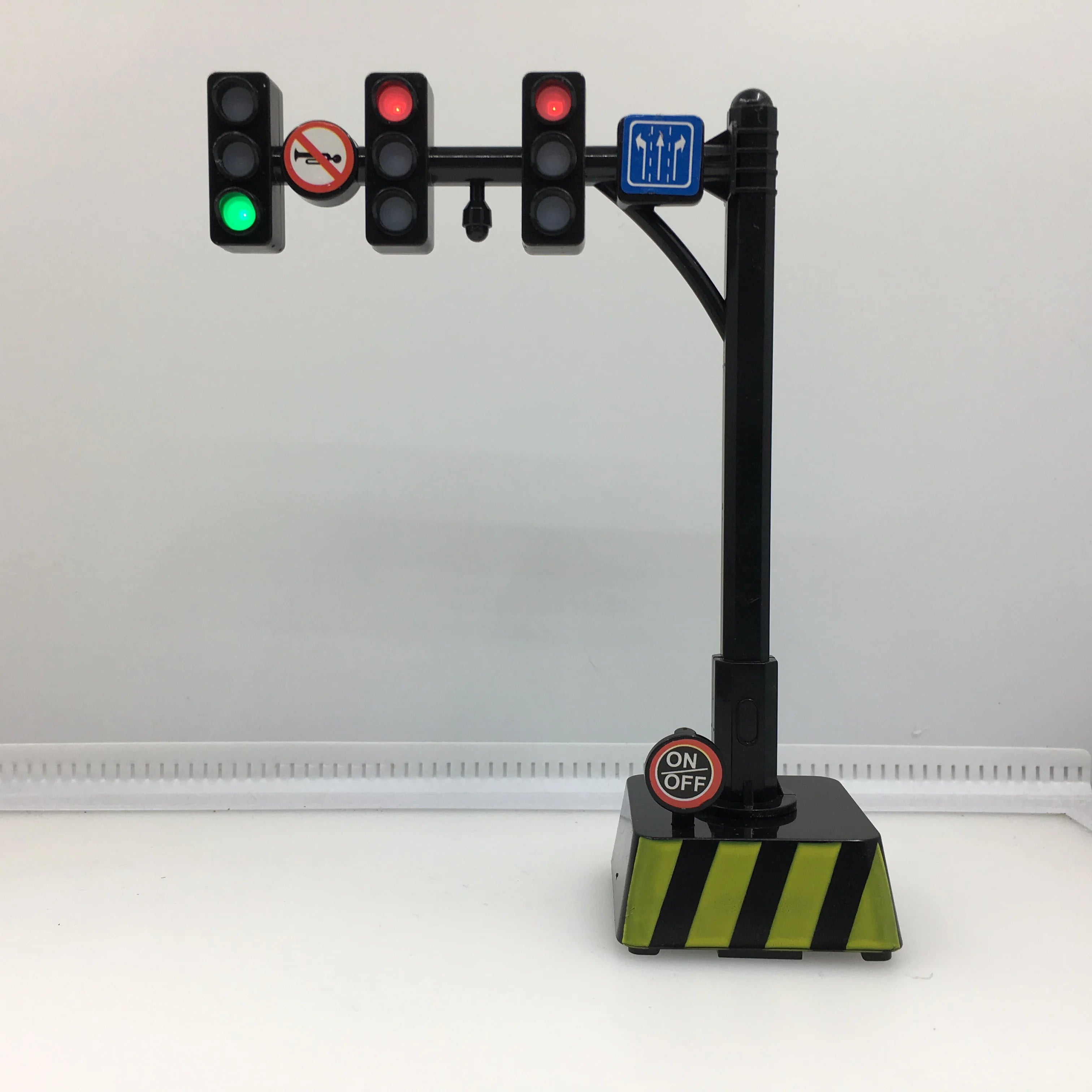 Crossroads Traffic lights Simulation Model for RC