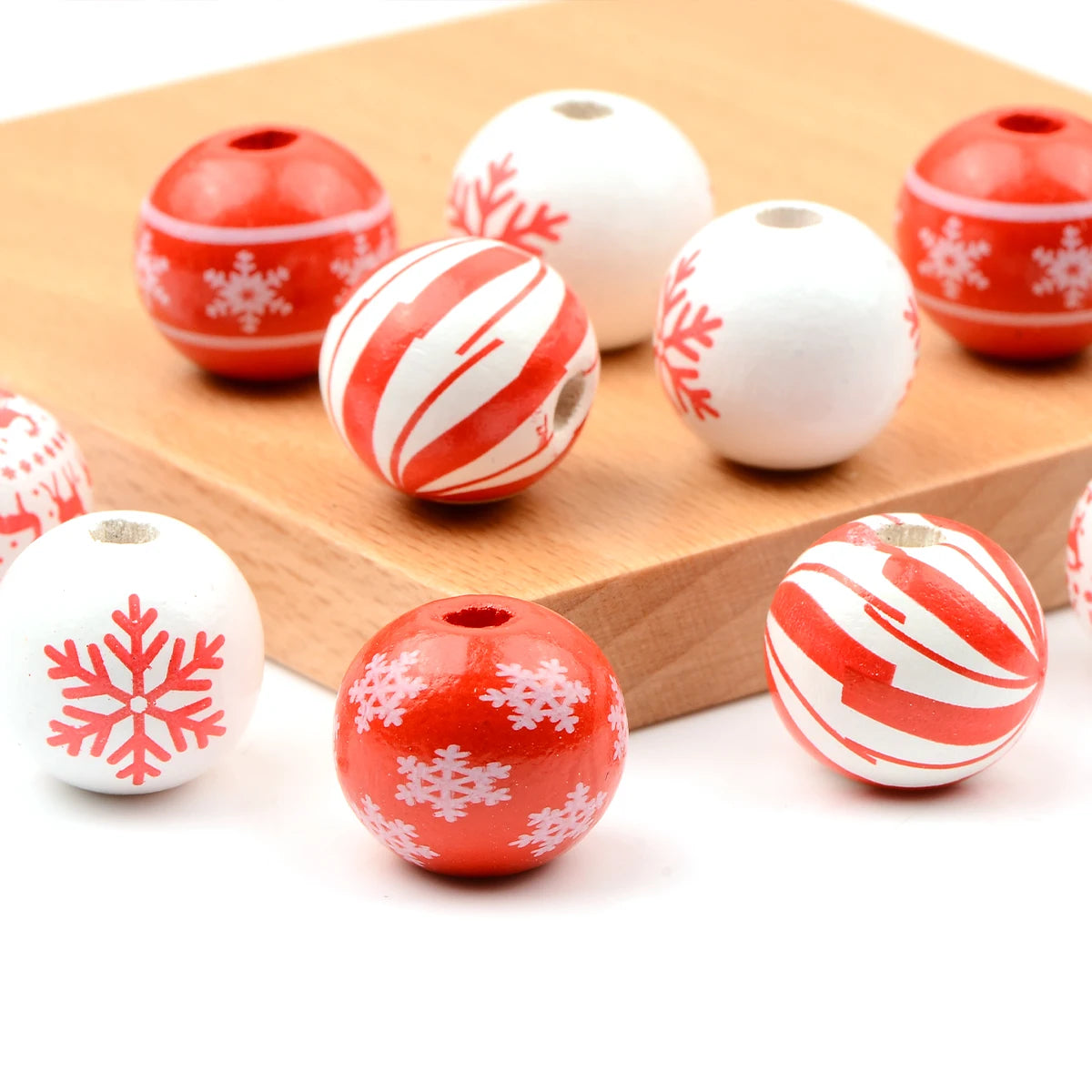 Christmas Series Round Wooden Beads Charms Beads DIY Decorations Crafts Kid's Jewelry Materials Baby Toys Accessories