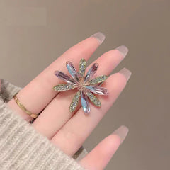 Crystal Daisy Flower Brooches Pins For Women Elegant Temperament Trendy Brooch