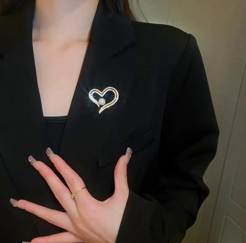 New fashion heart-shaped pearl brooch for women's