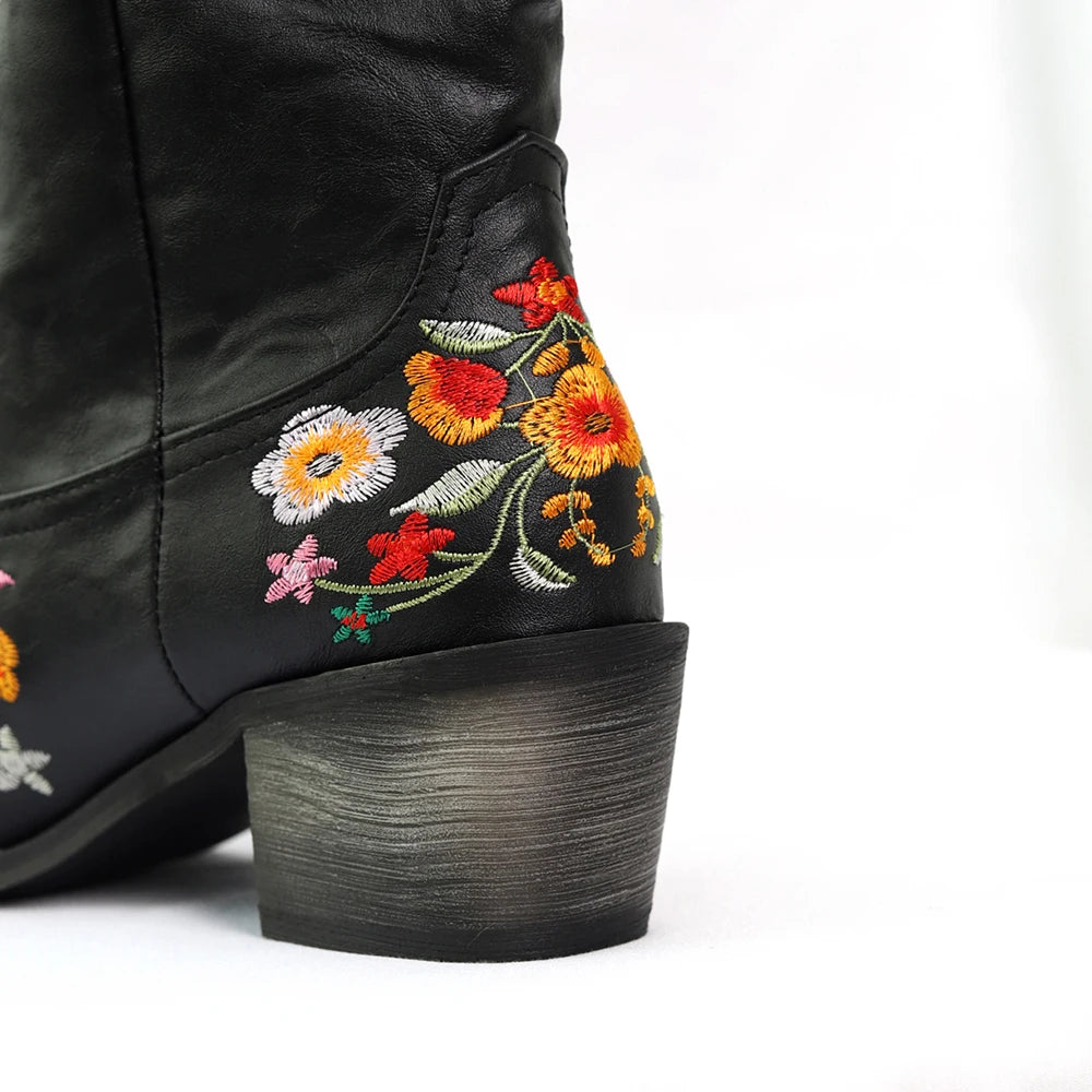 New Vintage Shaped Flowers Embroidery Bootes