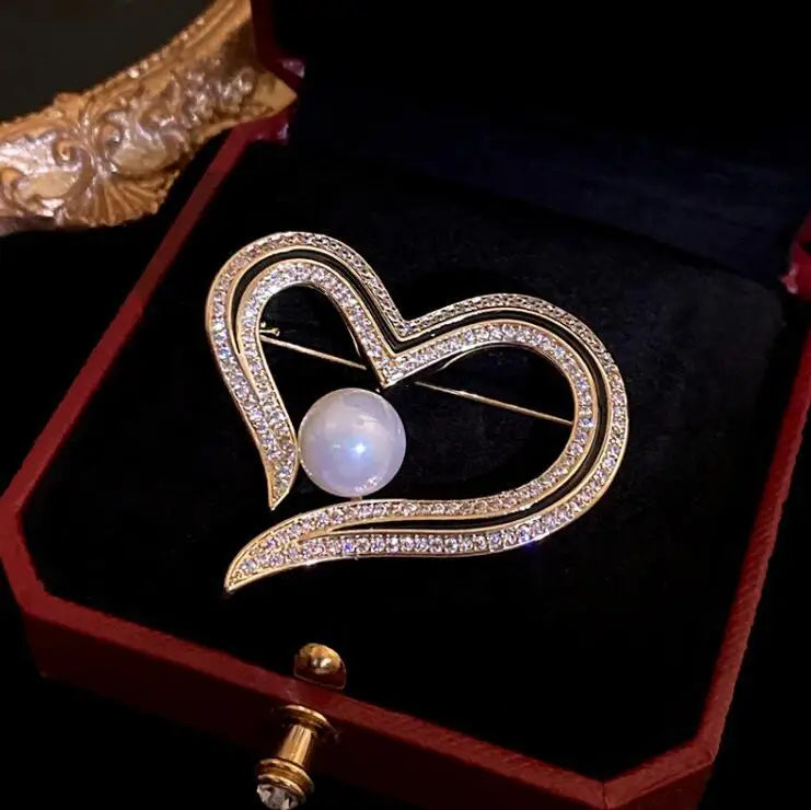 New fashion heart-shaped pearl brooch for women's