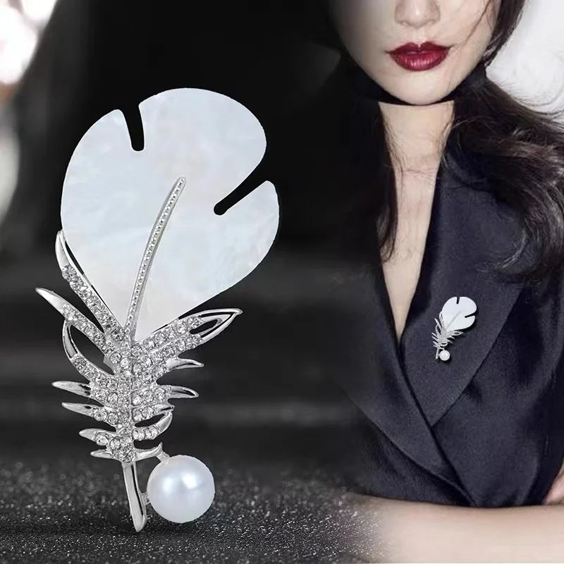 Fashion Crystal Shell Feather Brooch Pins For Women Luxury White Pearl Clothing Accessories