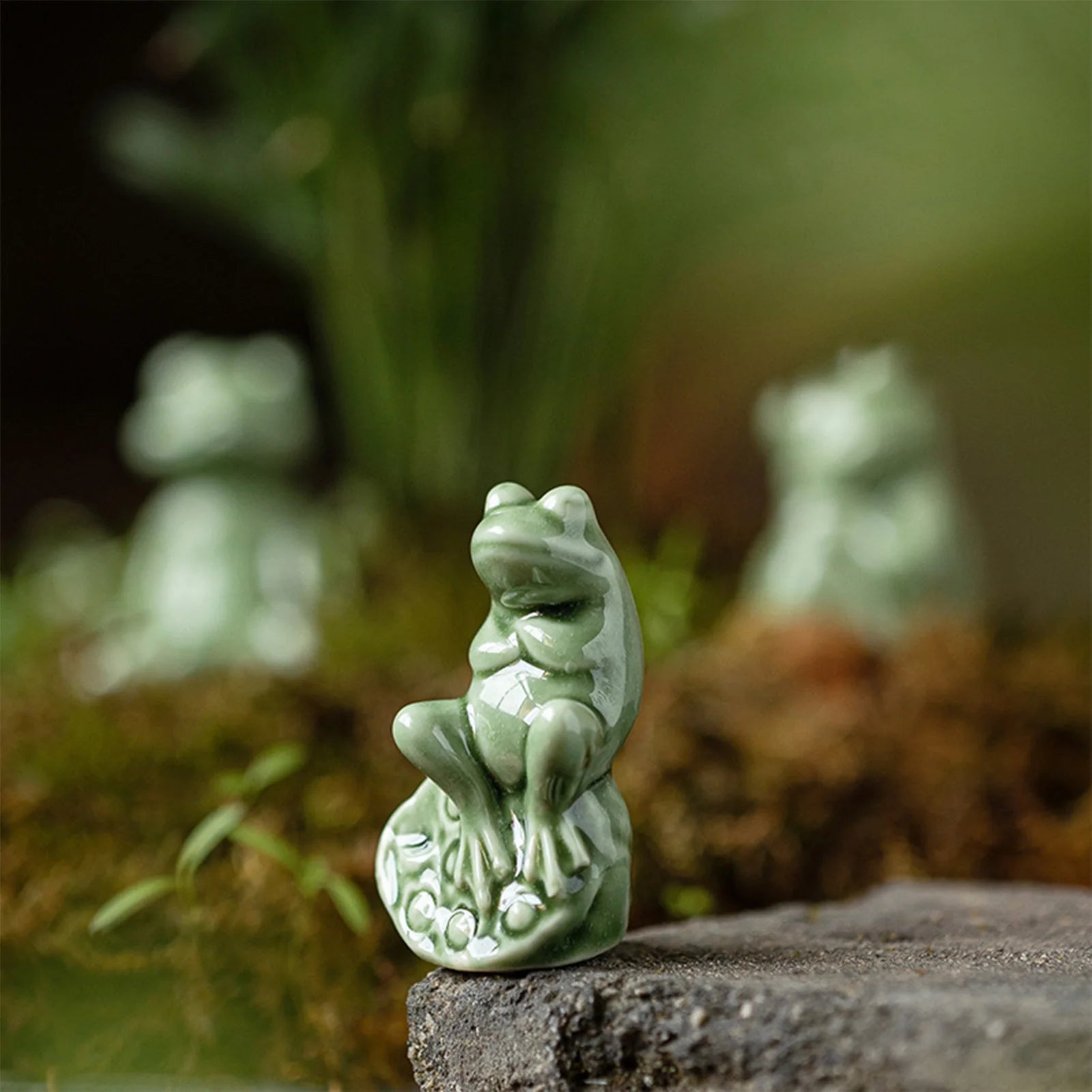 Landscape Ceramic Frog Ornaments Frog Animals Model Home Décor for Office Bookshelf Table Courtyard