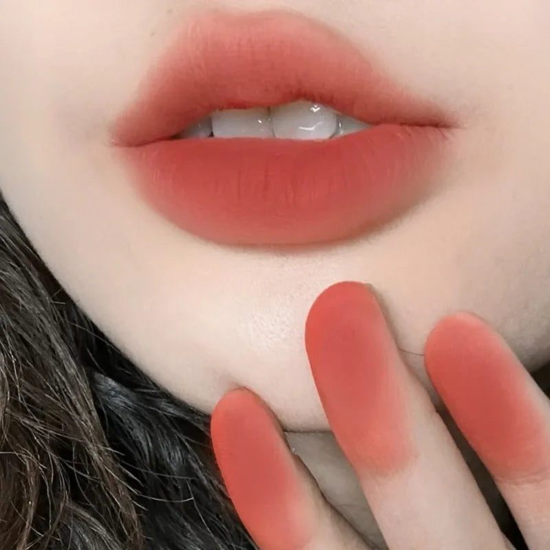 Matte Misty Lipstick 6 Colors Waterproof Non Sticky Cup Lip Stick