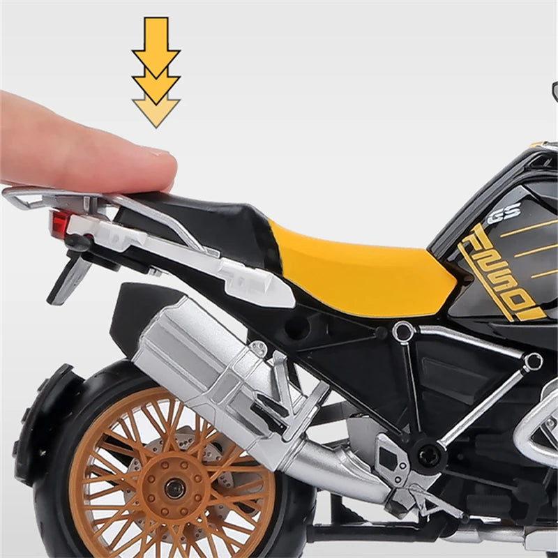 Motorcycle Model Diecast Metal Toy Street Sports Motorcycle Model
