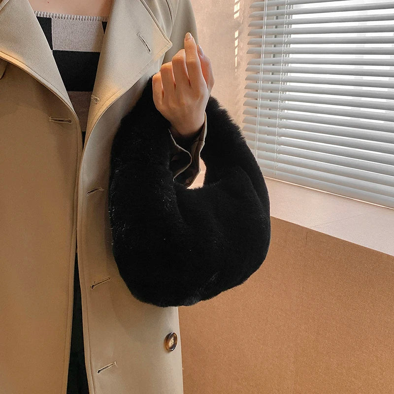 Fur Women's Small Half Moon Bag Luxury Warm Plush Wrist Bags for Women