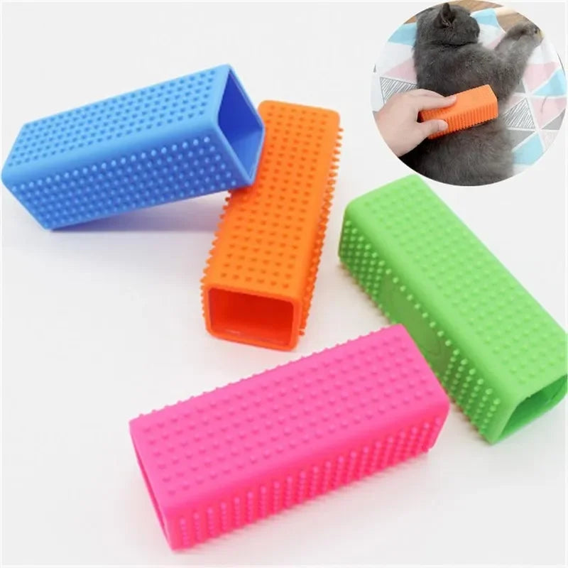 2023 New Silicone Hollow Rubber Dog Hair Brush Remover Cars Furniture Carpet Clothes Cleaner Brush For Dogs Cats Pet Supplies