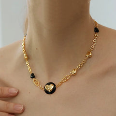 Classic retro glossy black enamel heart-shaped necklaces