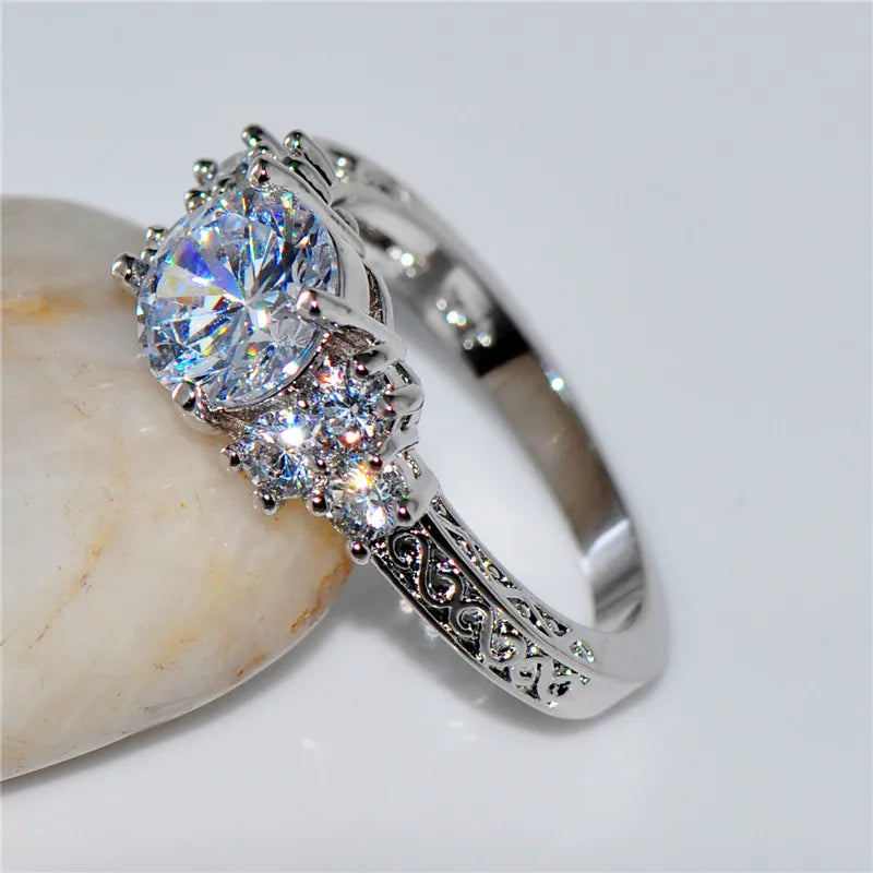 Luxury Female Crystal White Round Zircon Stone Engagement Ring Cute Wedding Jewelry For Women